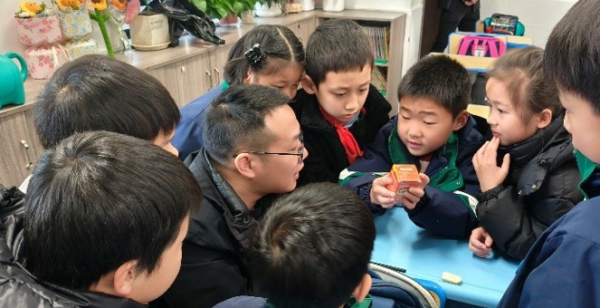 市药检所开展药品安全科普进校园活动