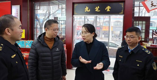 市领导带队开展春节前市场监管领域安全检查