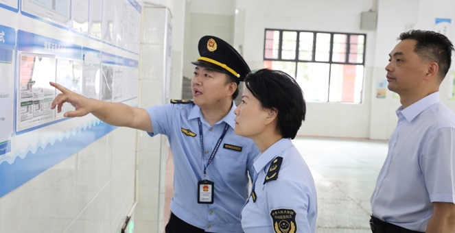 【护航“三考”市场监管在行动】筑牢食安防线 护航学子应考——市市场监管局开展“三考”前食品安全专项监督检查
