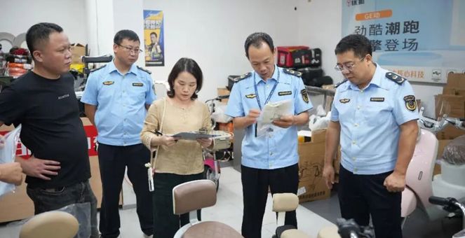 严把源头安全关 护航两节平安路 市市场监管局开展摩电销售场所节前专项检查